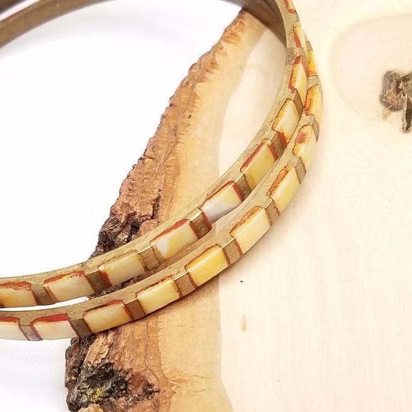 Vintage Shell Inlay Bangle Set of Two Summer Vibes - Picture 4 of 8
